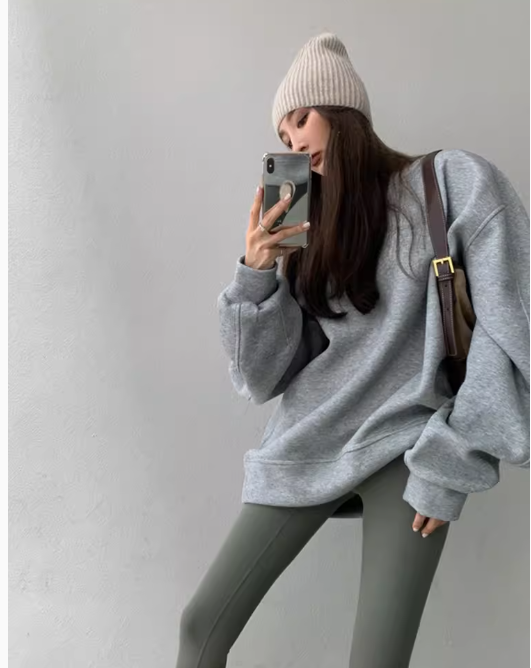 Round Neck Pullover Sweatshirt