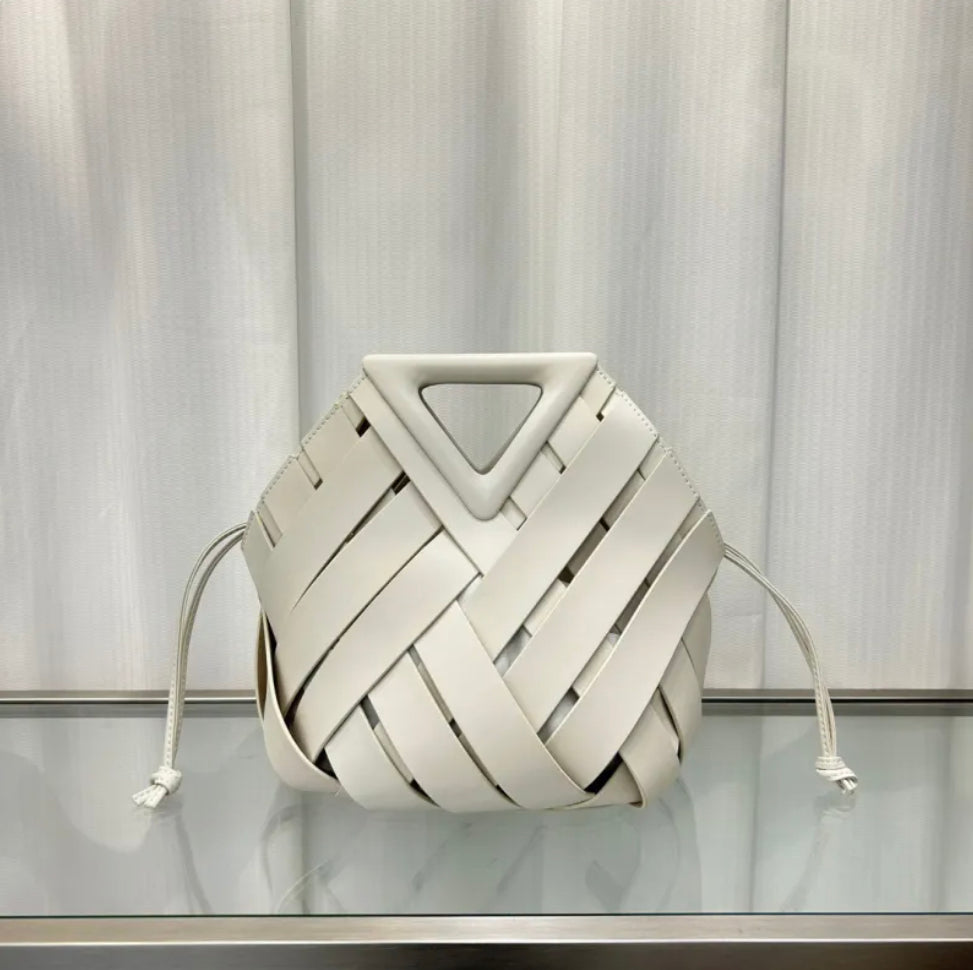 Women Triangle Magnetic Buckle Handbag