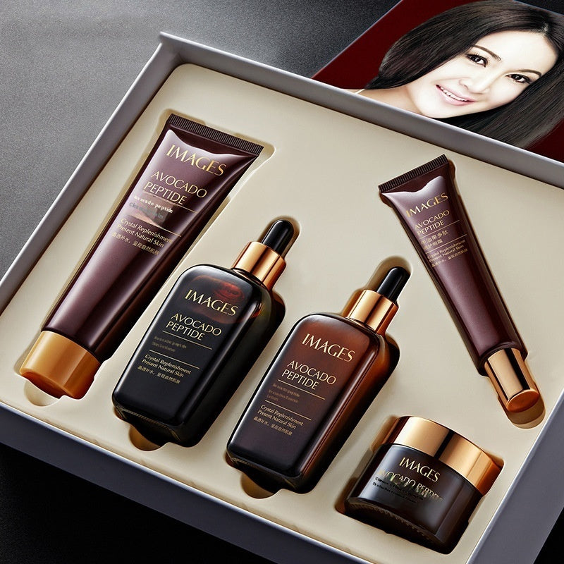 Hydrating And Repairing Skincare Set
